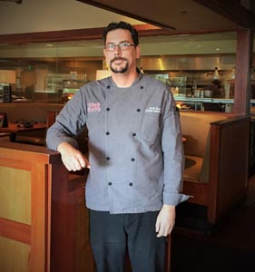 salt creek spotlight customer grille chef green